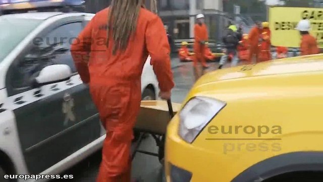 30 activistas de Greenpeace se manifiestan en Garoña