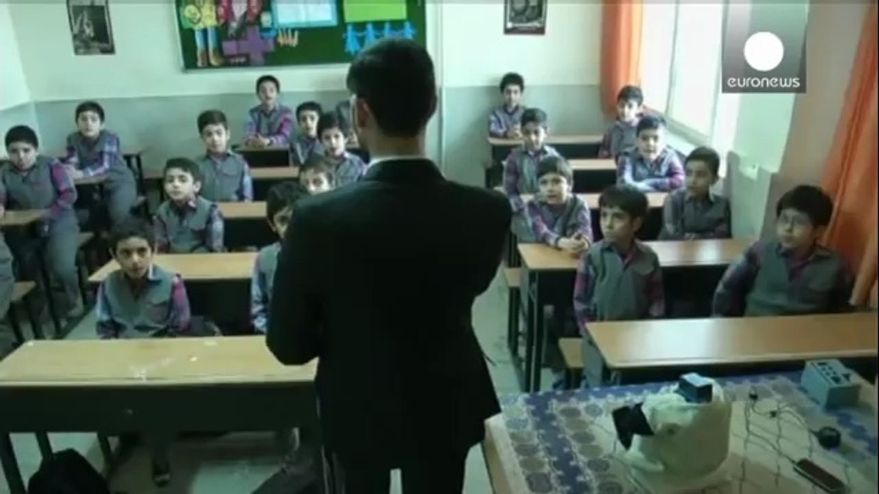 Робот, совершающий намаз