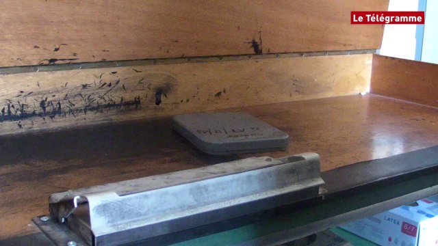 Quimper. Deux auteurs de polars en visite au commissariat