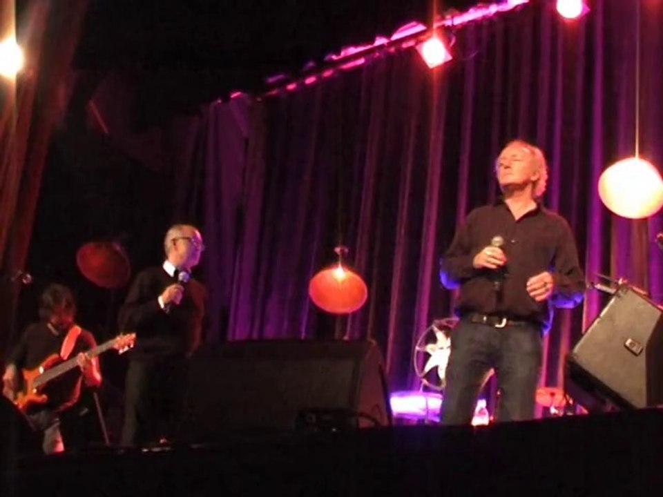 Farouk Zéribi chante avec Didier Barbelivien