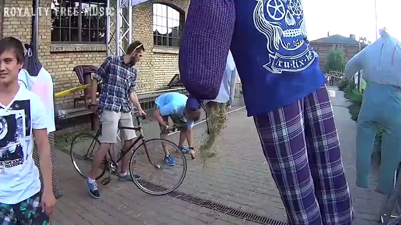 ROYALTY FREE MUSIC "Arcade Funk" Cool Energetic Extreme track