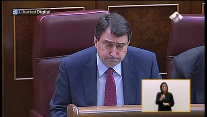 Rajoy, sobre ETA: "No digo que no haya cambiado nada" pero debe "disolverse"