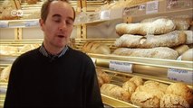 Mousse de pan de centeno con peras al azafrán | Euromaxx