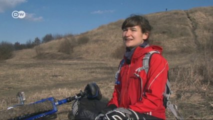 Stephanie Dietze, cuesta abajo en monociclo | Euromaxx