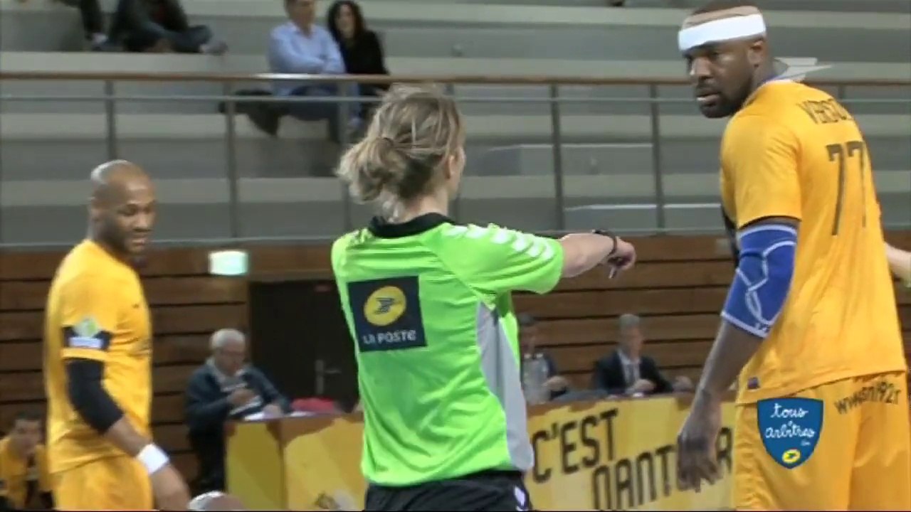 Interviews de Coralie Cochard et Victoria Hery, femmes arbitres. / Groupe La Poste - Tous formidables - Tous arbitres