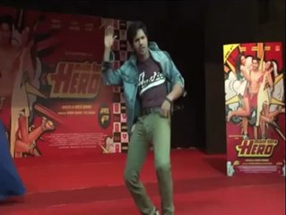 Varun spotted with Nargis Fakhri