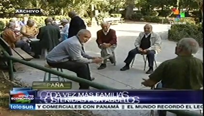 Jubilados españoles apoyan economía familiar en tiempos de crisis