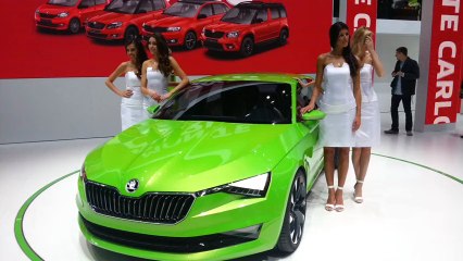 Les hôtesses et la Skoda Vision C - Genève 2014