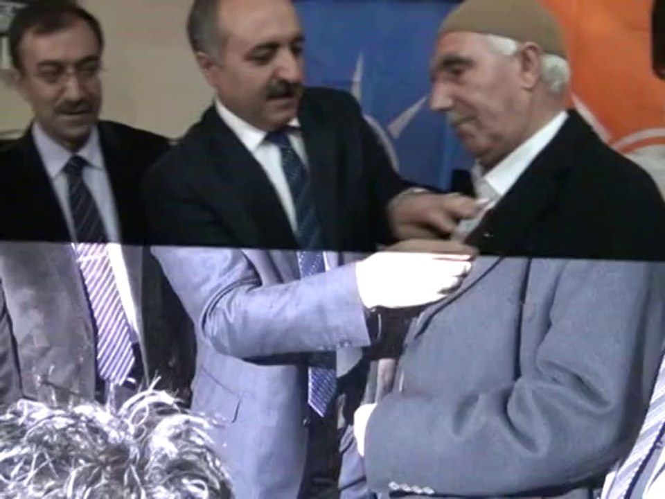 EFE, AĞRI AK PARTİ'YE KATILAN  VE BELEDİYE BAŞKANI  HASAN ASLAN'I DESTEKLEYEN PROGRAMDAYDI