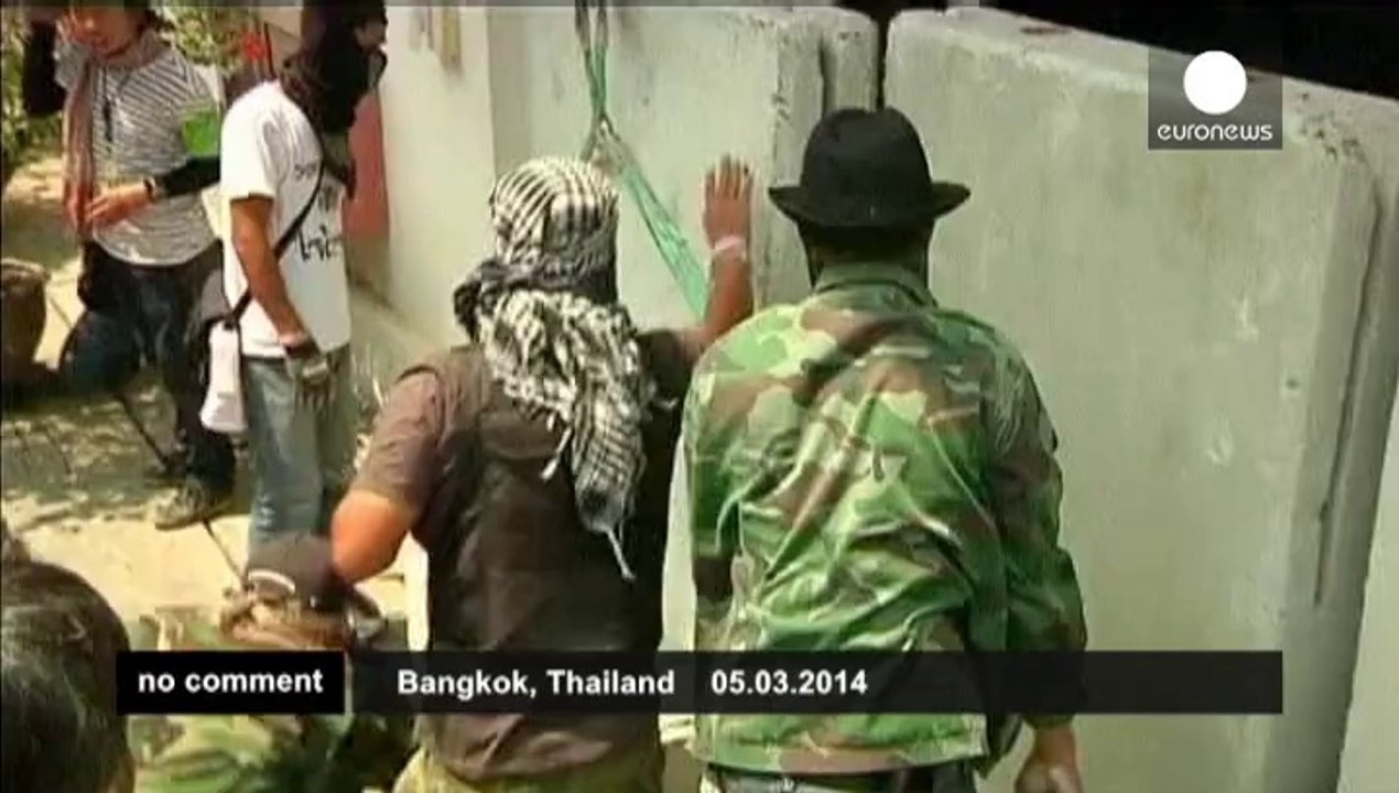 Thailand anti-government protesters try to shut down excise department