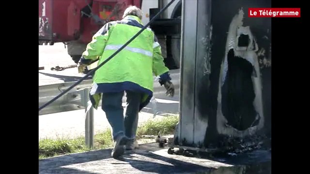 Montauban-de-Bretagne (35). Le portique écotaxe a été démonté