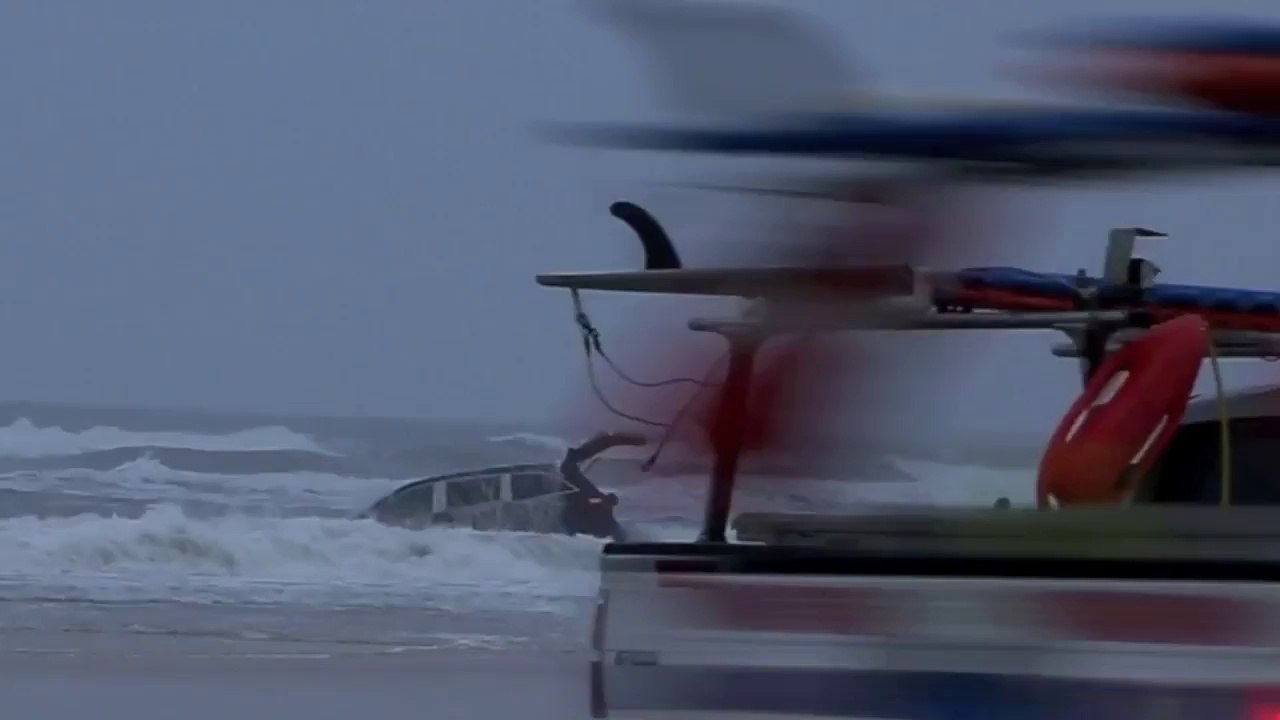 Woman trying to drown her 3 kids in a car : Daytona Beach CAR SWALLOWED