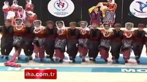 Oyunda Şalvarı Düşen Profesyonel Minik Folklorcu