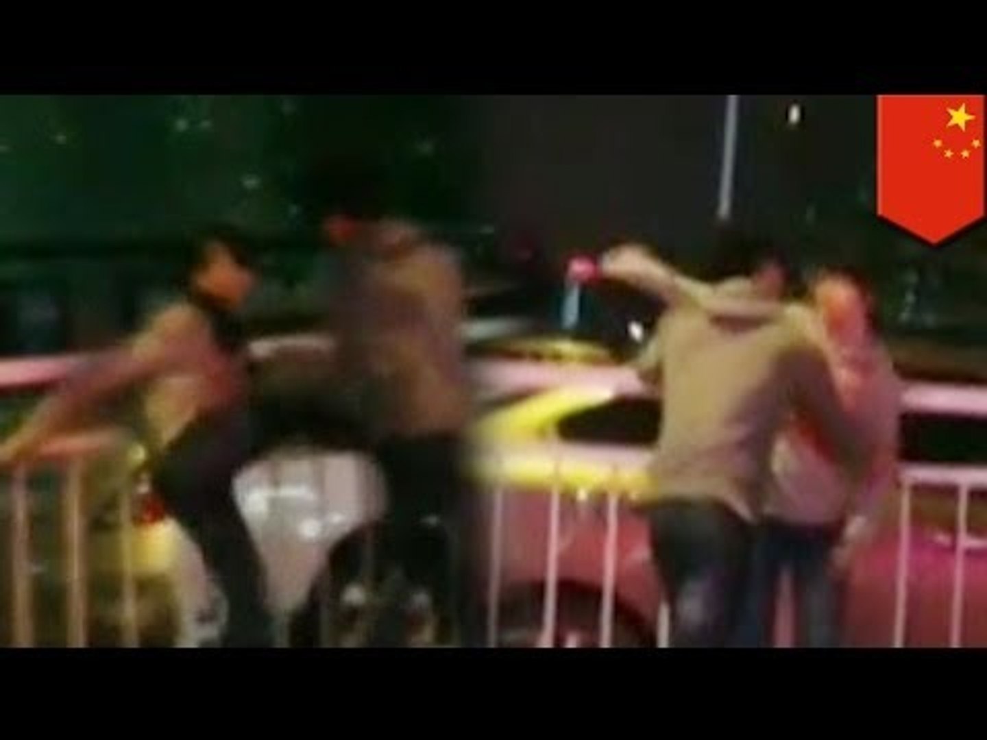 Abusive girlfriend: woman violently beats boyfriend - video Dailymotion