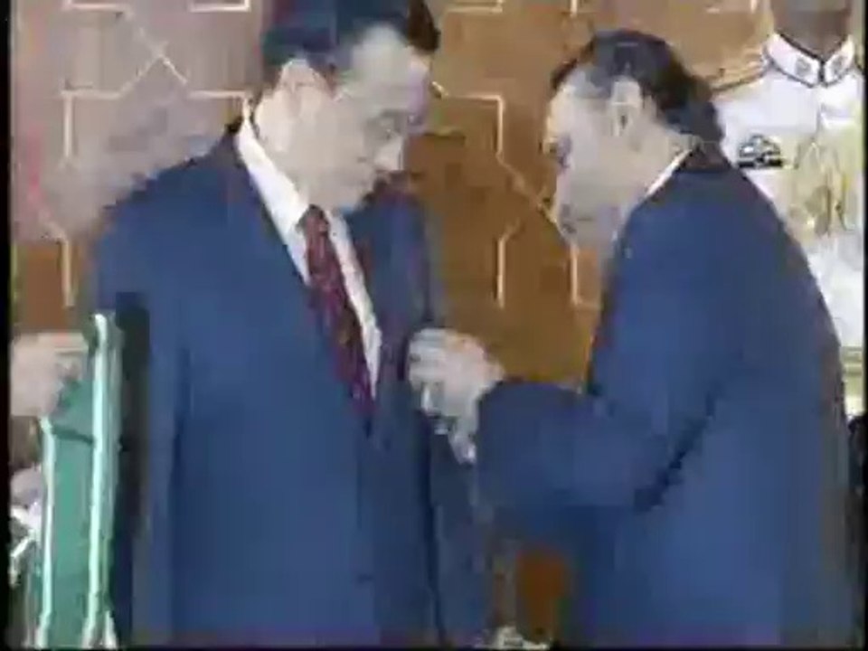 Premier Li Keqiang and Pakistani President Asif Ali Zardari Meet,agree to boost cooperation in diverse sectors