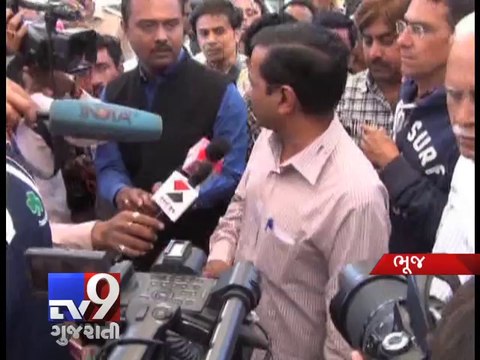 After Kejriwal incident, Manish Sisodia's car attacked in Gujarat - Tv9 Gujarati