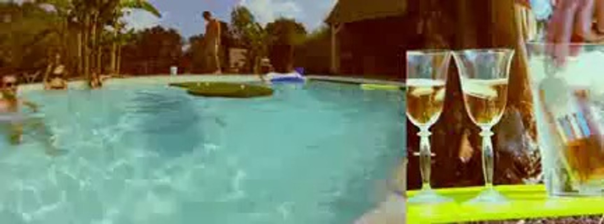 Swimming Golf, the floating golf green.