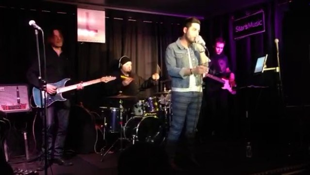 Alban Bartoli reprend Ma meilleure amie de Lorie à l'Etage