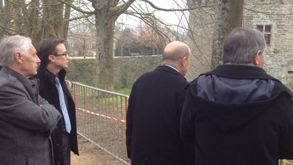 Jean-Yves Le Drian au chevet du château de Pontivy