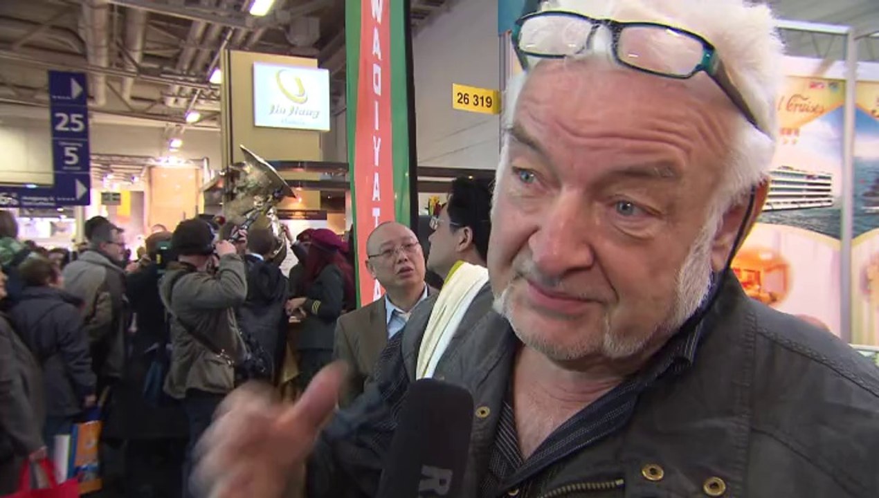 DER DIKTATOR - WADIYA Travel auf der ITB mit Olli Schulz