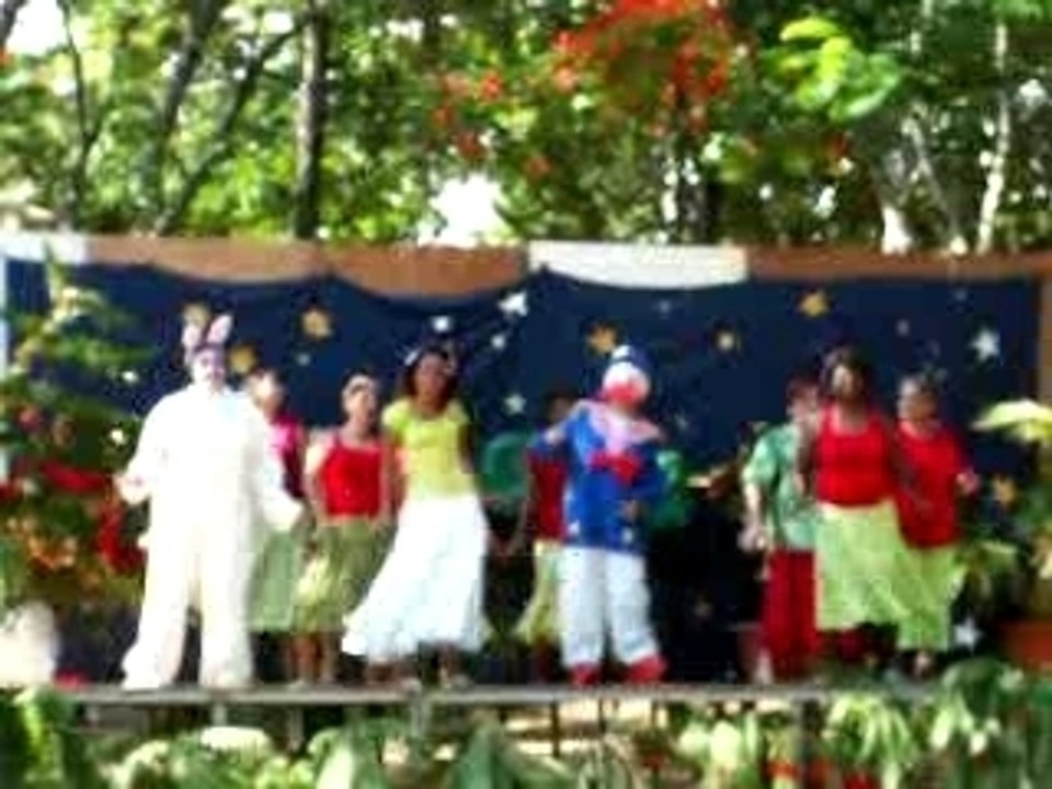 Tati dancing