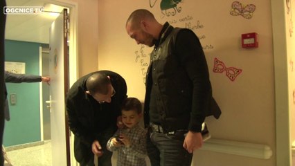 Le sourire des enfants de Lenval devant Digard et Bodmer