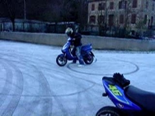 Mon pote avec son ScOoTt