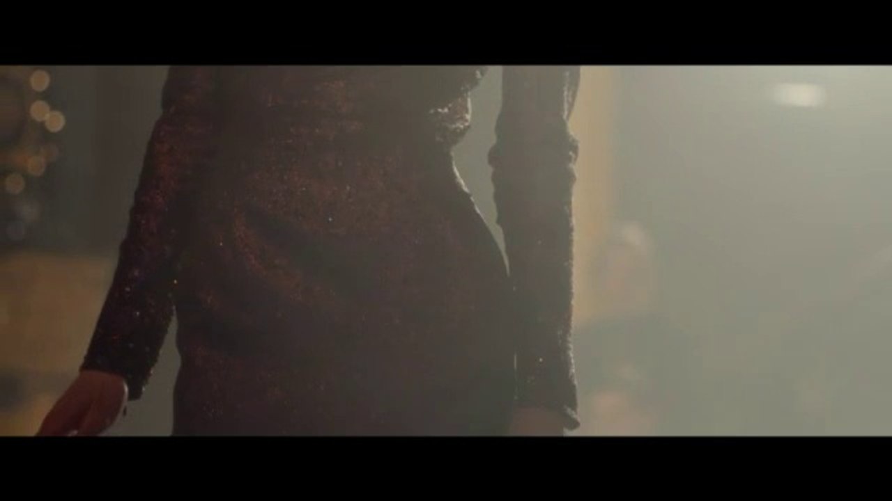 A Topshop Christmas Film - Teaser 1 #whosthatgirl- - YouTube