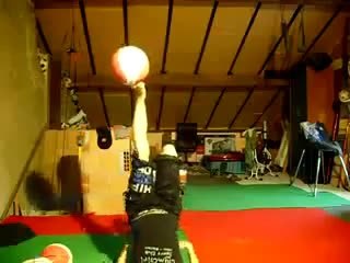 stunning woman makes juggling with five balls! Wow