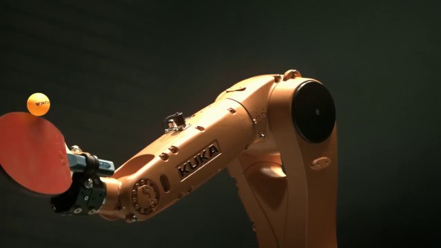 Timo Boll vs Robot Kuka au Ping Pong