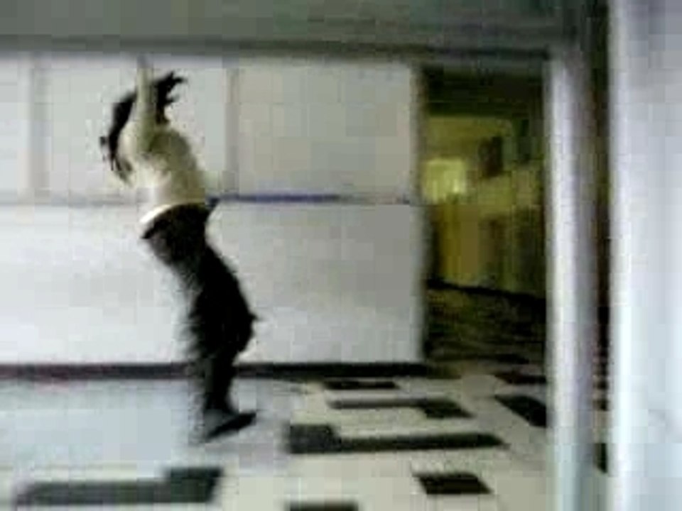 La fille qui se mange