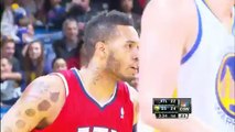 Insolite : Mike Scott rentre un 3-points avec une seule chaussure au pied
