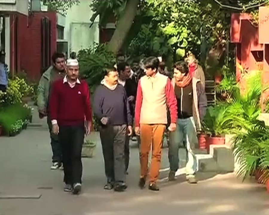AAP’s Kumar Vishwas booked for violation of model code