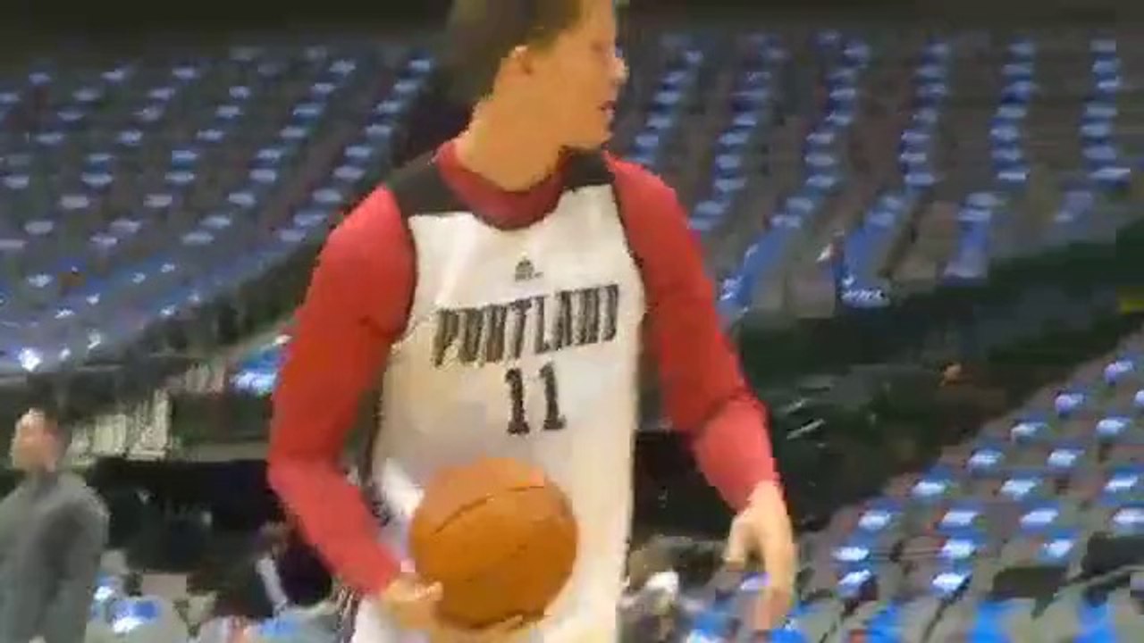 Meyers Leonard réussit 3 shoots de suite du milieu du terrain et se fait pourrir sa série