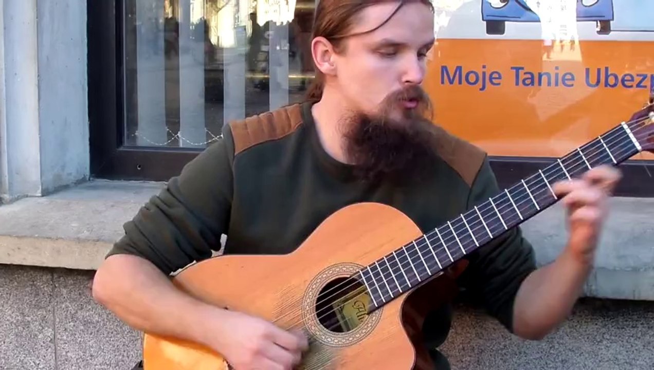 Mariusz Goli, l'incroyable guitariste de rue en Pologne