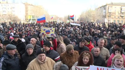 Thousands of pro-Russians rally in Ukraine's Donetsk