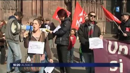 Rassemblement féministe du 8 mars 2014 place de la Cathédrale à Strasbourg