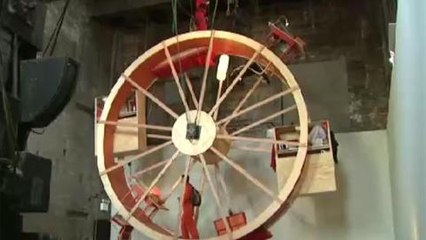 Performance artists live on hamster wheel