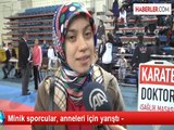 Minik sporcular, anneleri için yarıştı -