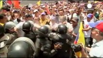 Venezuela, la polizia disperde le manifestazioni antigovernative