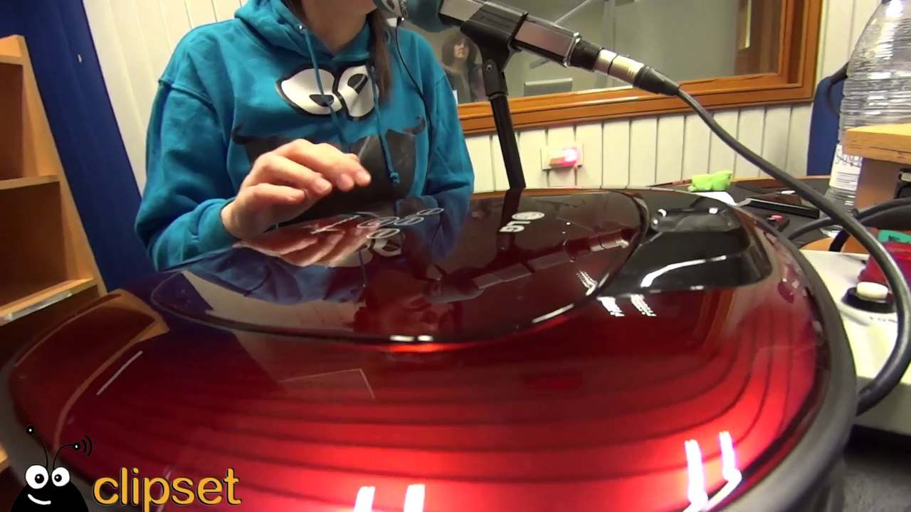 LG HomBot Square robort aspiradora VideoCast