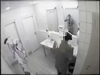 Régis Fume Aux Toilettes