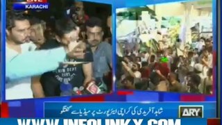 Afridi talks to media at Karachi airport