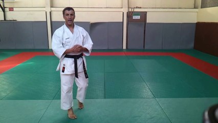 Les 5 façons de faire Empi Uchi en Kihon