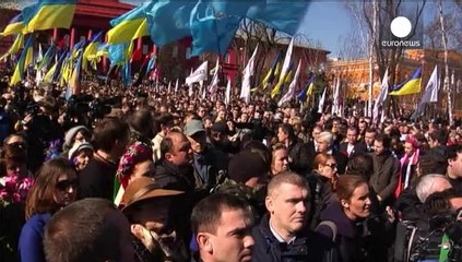 Manif pro-russe en Crimée ; unité nationale vantée à Kiev