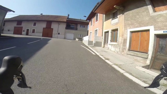 VELO CHAUTAGNE BORD DU LAC AIX LES BAINS CHINDRIEUX