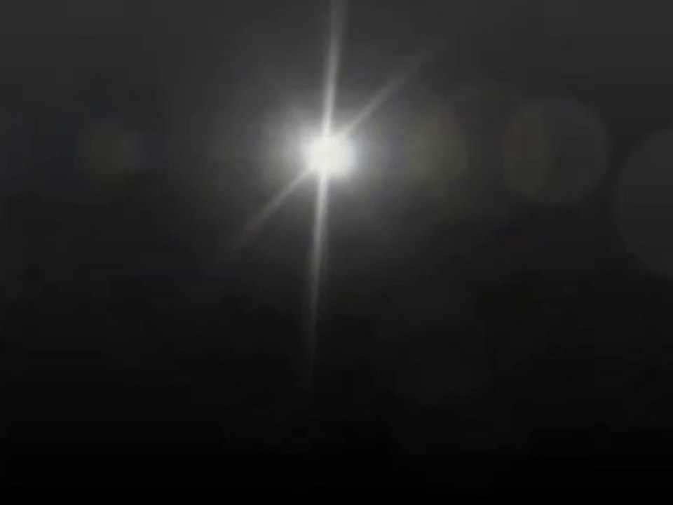 Das schwarz-weiß-rote Himmelbett spanking scene