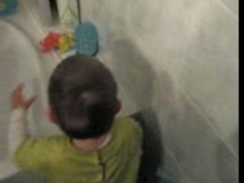 Noah ? tu vas au bain ?