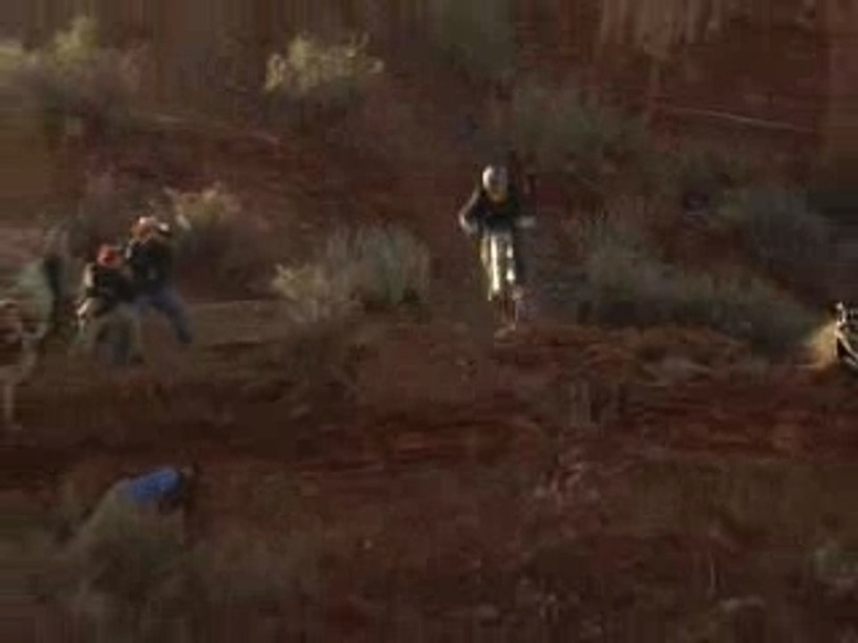 Cascade de ouf en vélo