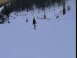 Snowboard avec prothèse fémorale